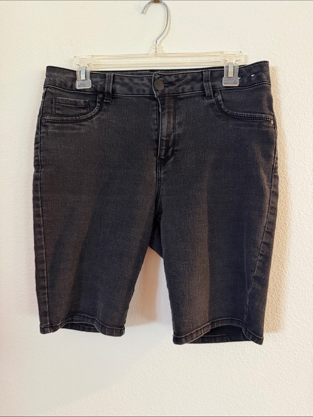 d. jeans Men's Washed Black Denim Shorts